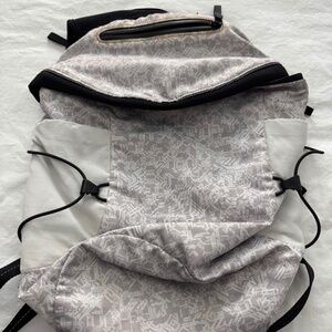Lululemon Run Fast Backpack 13L, Prism Dash Alpine White French Clay